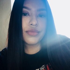 Meet your Posher, Perla